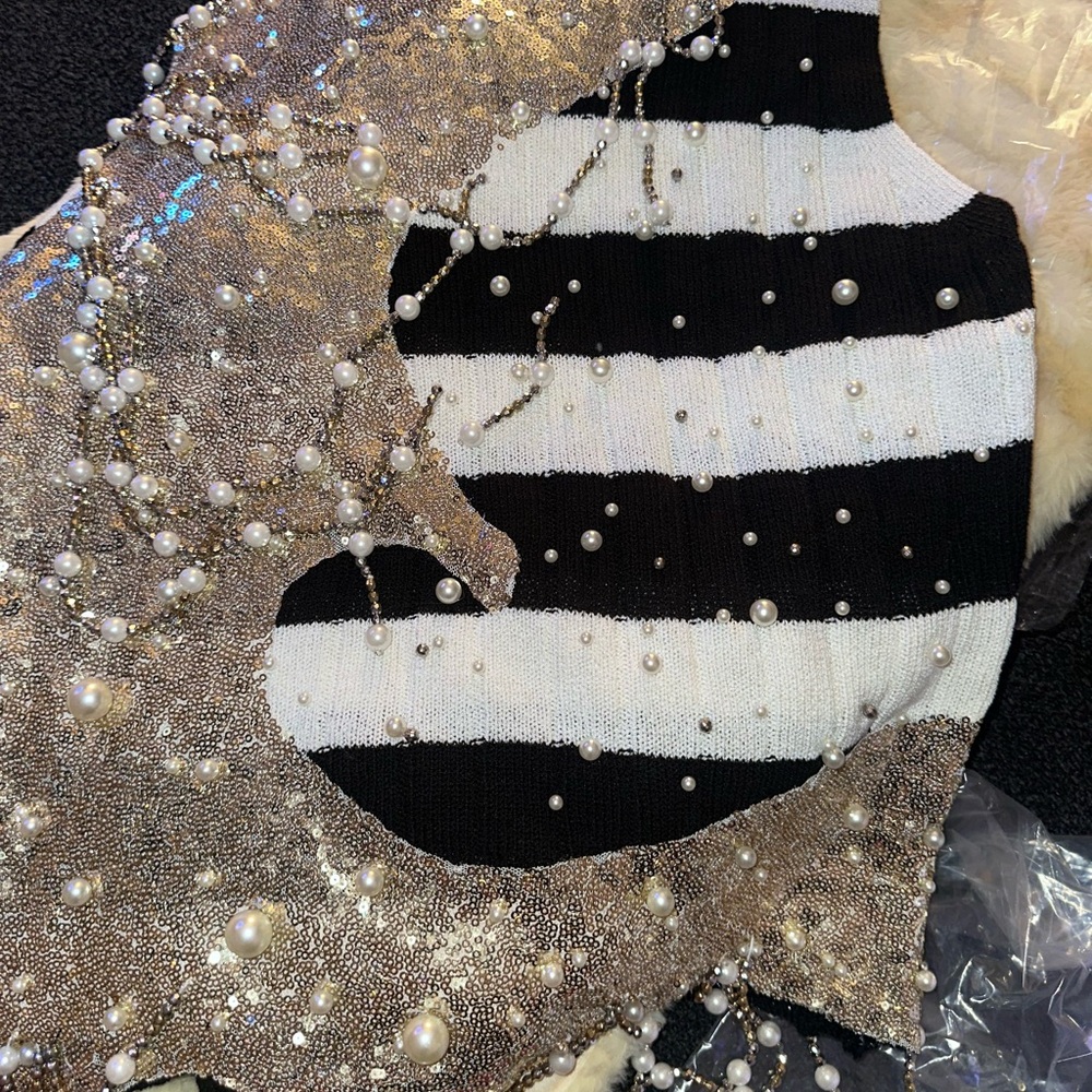 Gold and Black Sequin Top - Picture 3 of 11